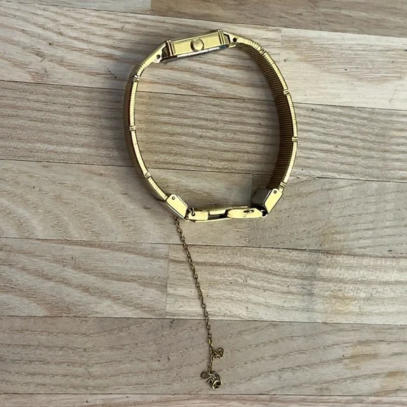 Seiko Ladies Watch Vintage Striped Gold Tone Bracelet and Dial display picture 3